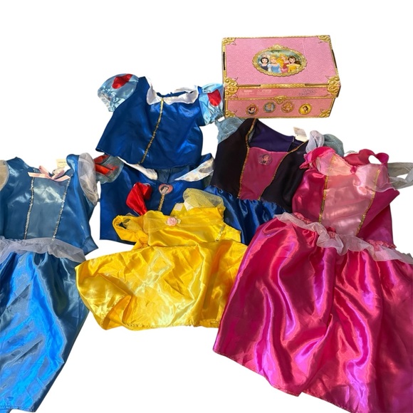 Disney Princess Dress Up Trunk Sz 4-6 Halloween Play Belle Aurora Anna - Picture 1 of 7